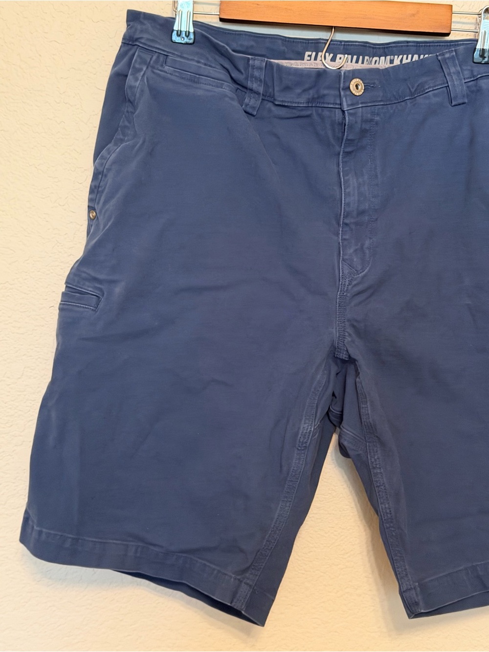 Duluth Trading DuluthFlex Ballroom Blue Relaxed Fit Casual Style Shorts Size 38 - Picture 2 of 13